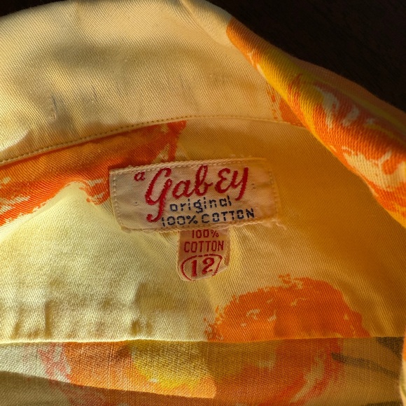 Vintage Floral Print Button-Up Women’s Top - Picture 6 of 6